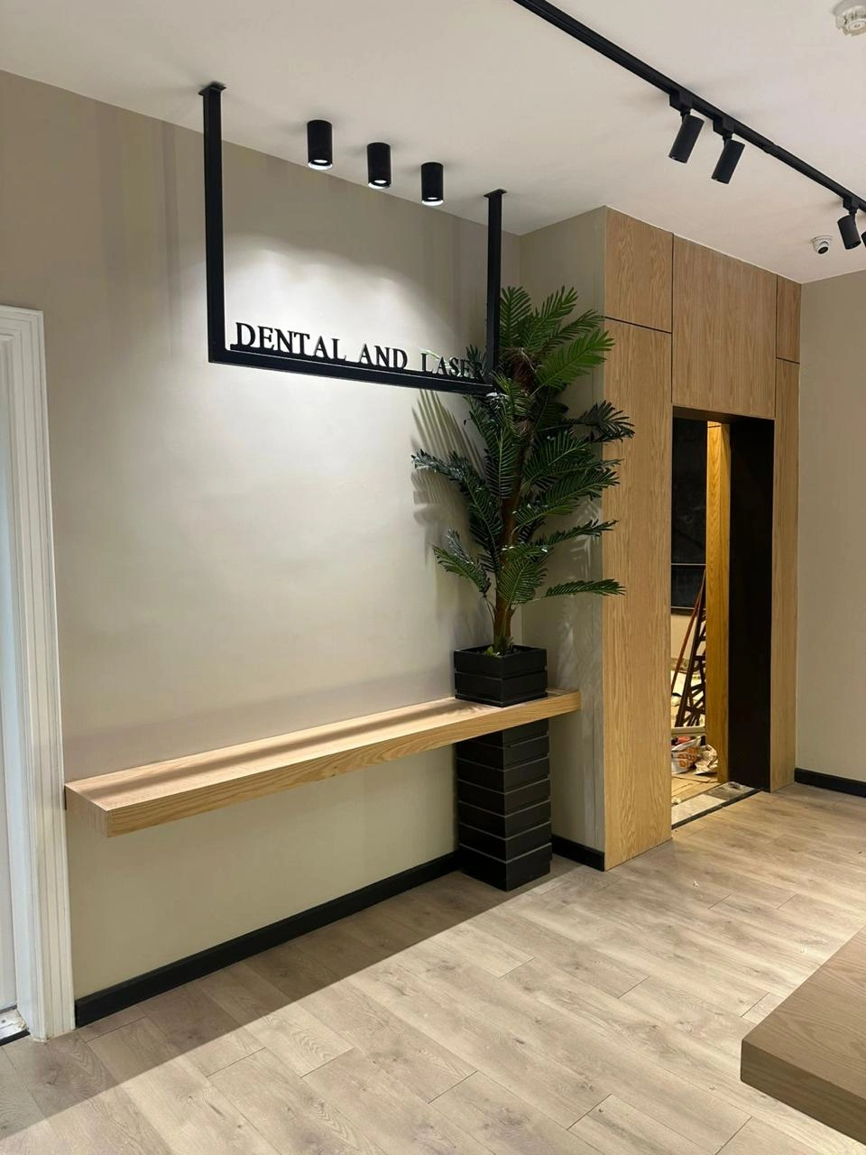 DIGITAL CITY PRIVATE OFFICES (5)